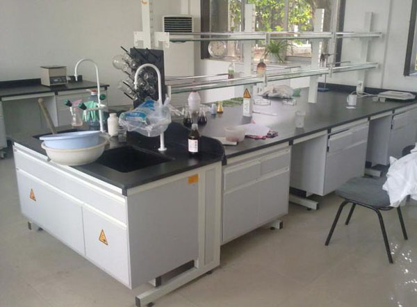 實驗臺臺面應該選擇什么樣的材質 實驗臺臺面應該選擇什么樣的材質