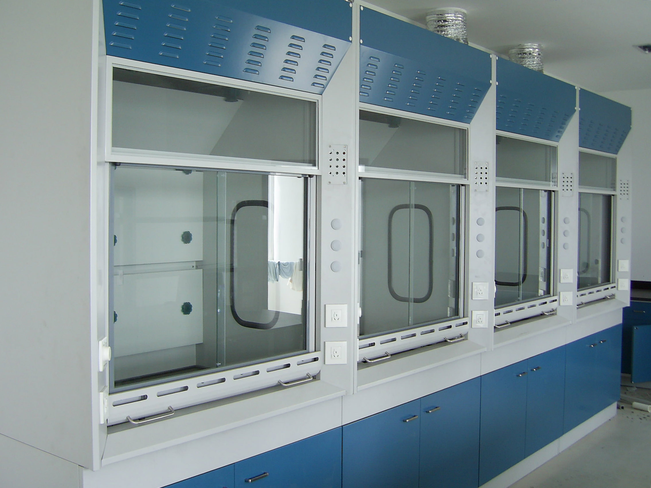 影響實驗室通風柜報價的關鍵因素