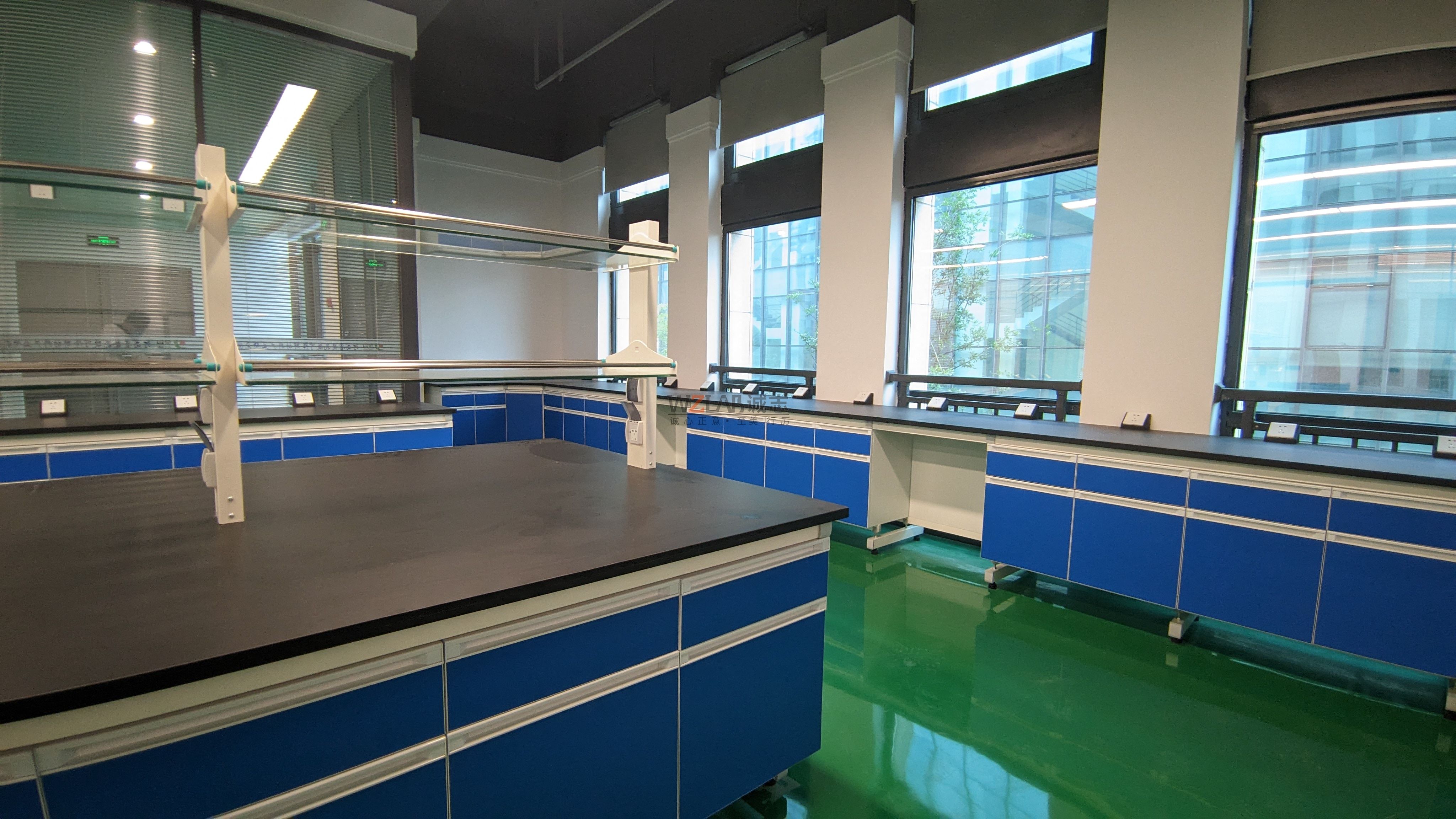 如何挑選合適的實驗臺(圖1) 1694425392653.jpg